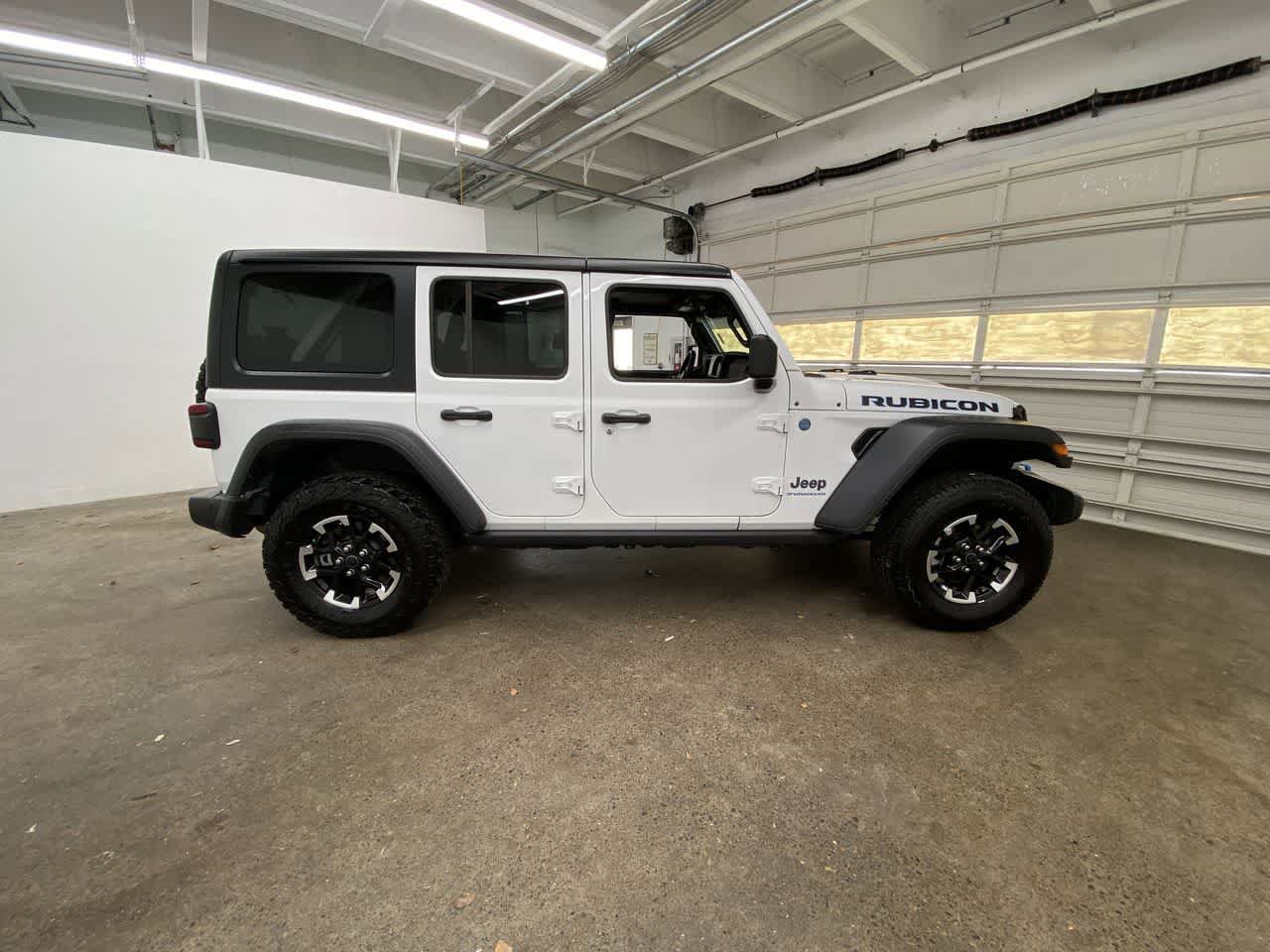 Used 2024 Jeep Wrangler Unlimited Rubicon 4xe image 7