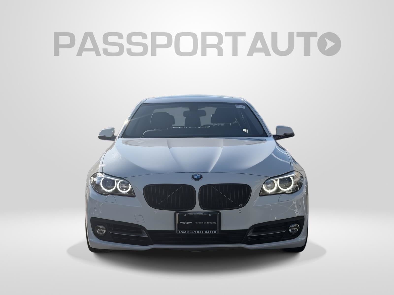 Used 2016 BMW 528i xDrive Sedan AWD/4WD image 2