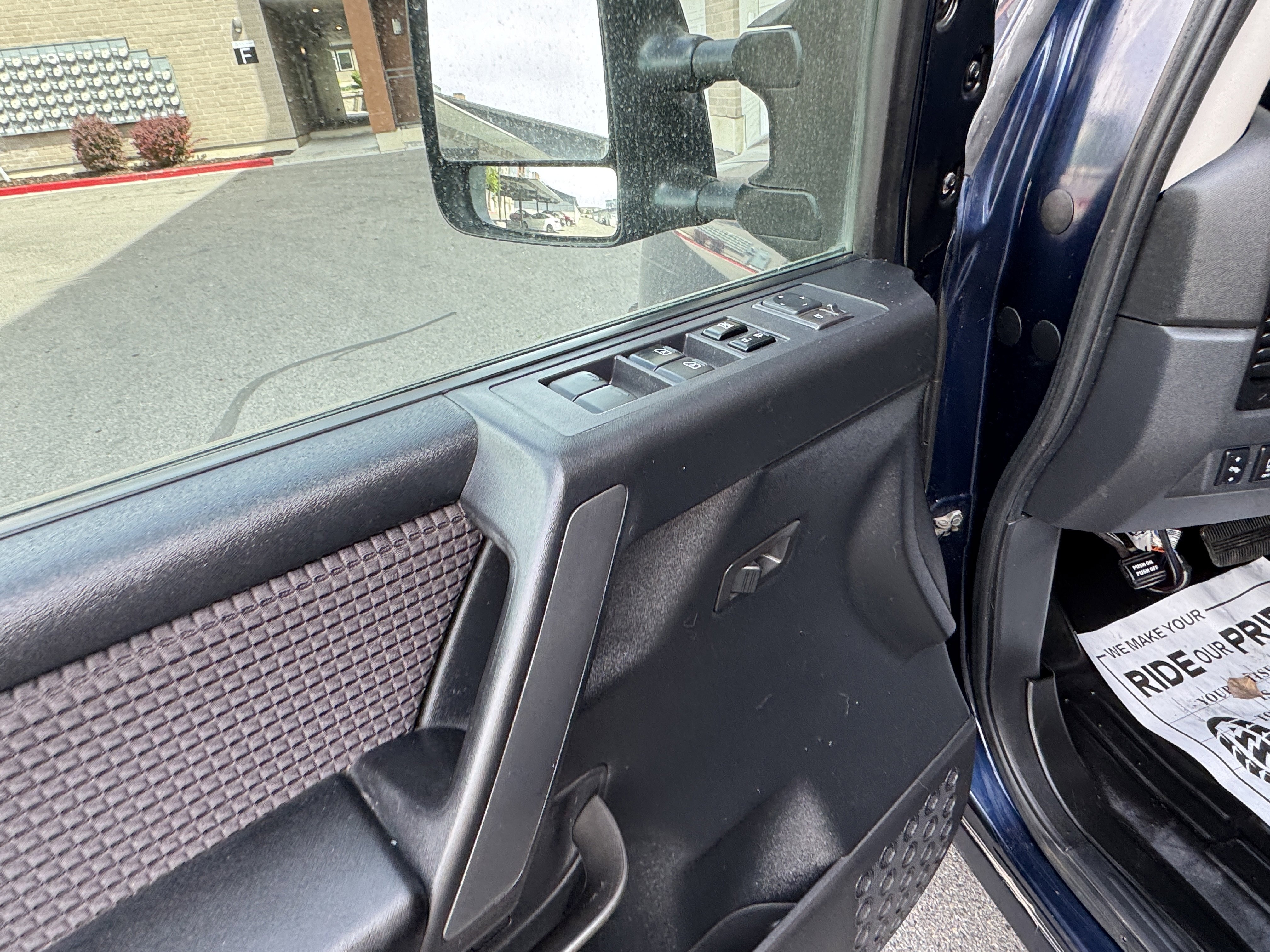Used 2010 Nissan Titan SE w/ SE Value Truck Pkg AWD/4WD image 18