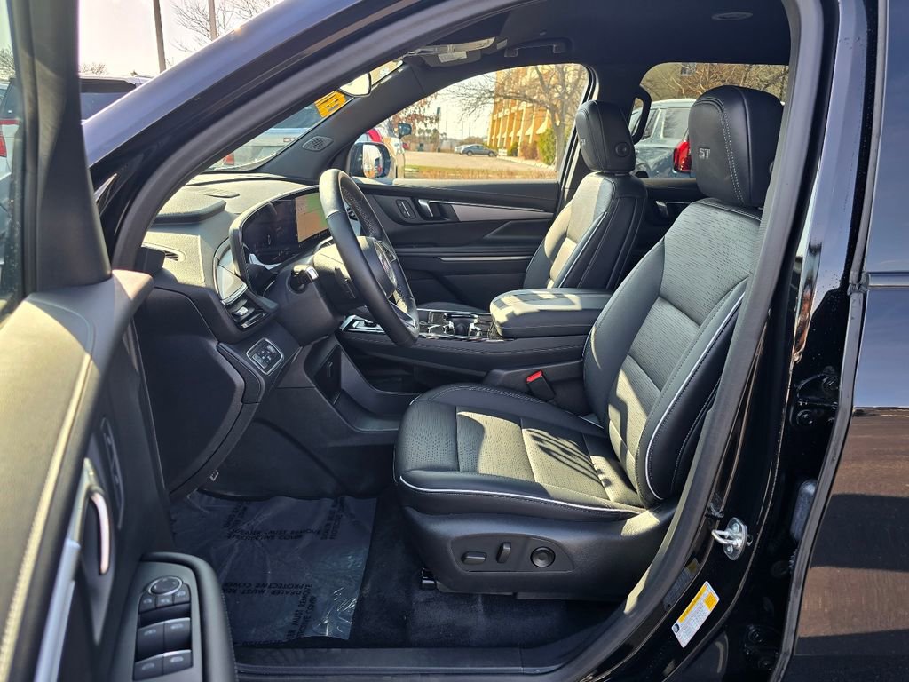 Certified 2025 Buick Enclave Sport Touring image 16