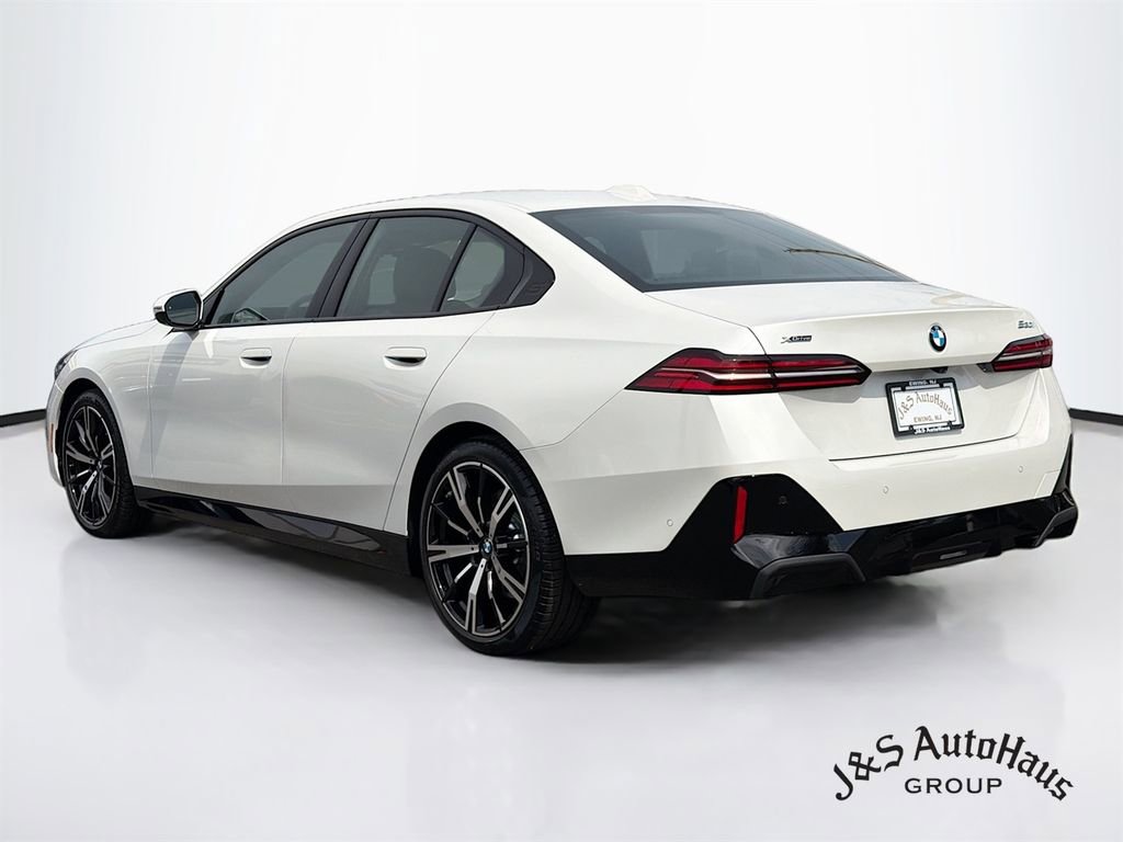 Used 2026 BMW 530i xDrive w/ M Sport Package AWD/4WD image 5