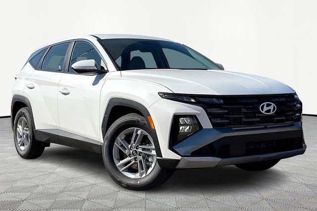 New 2025 Hyundai Tucson SE image 1