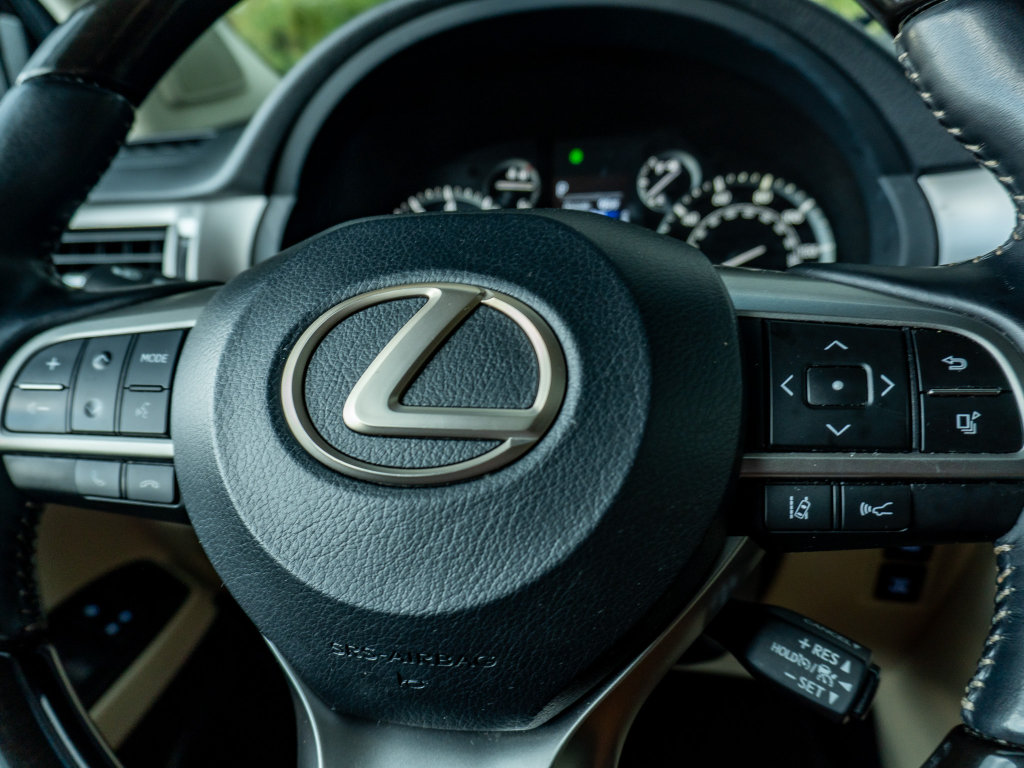 Used 2023 Lexus GX 460 Premium w/ Accessory Package AWD/4WD image 30