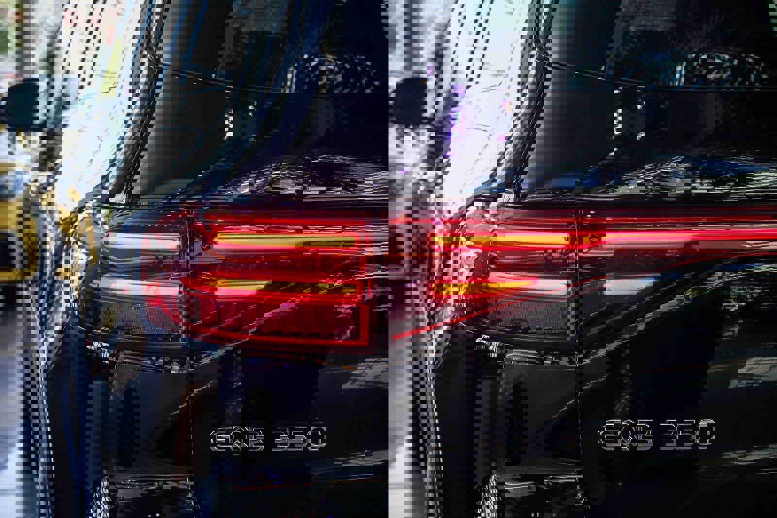 Used 2024 Mercedes-Benz EQB 350 4MATIC SUV image 9