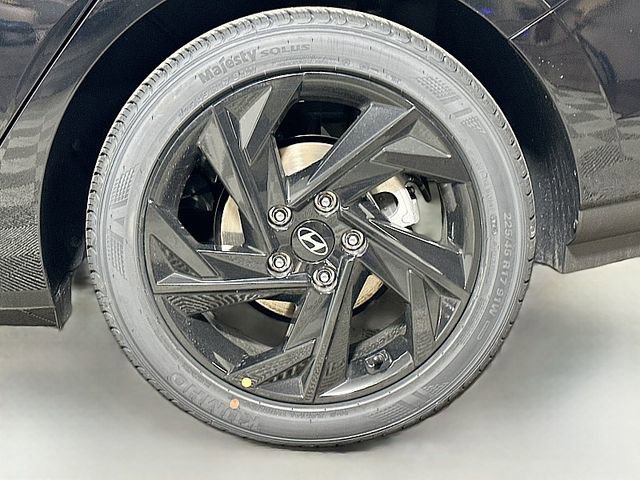 Used 2026 Hyundai Elantra Sport FWD image 18
