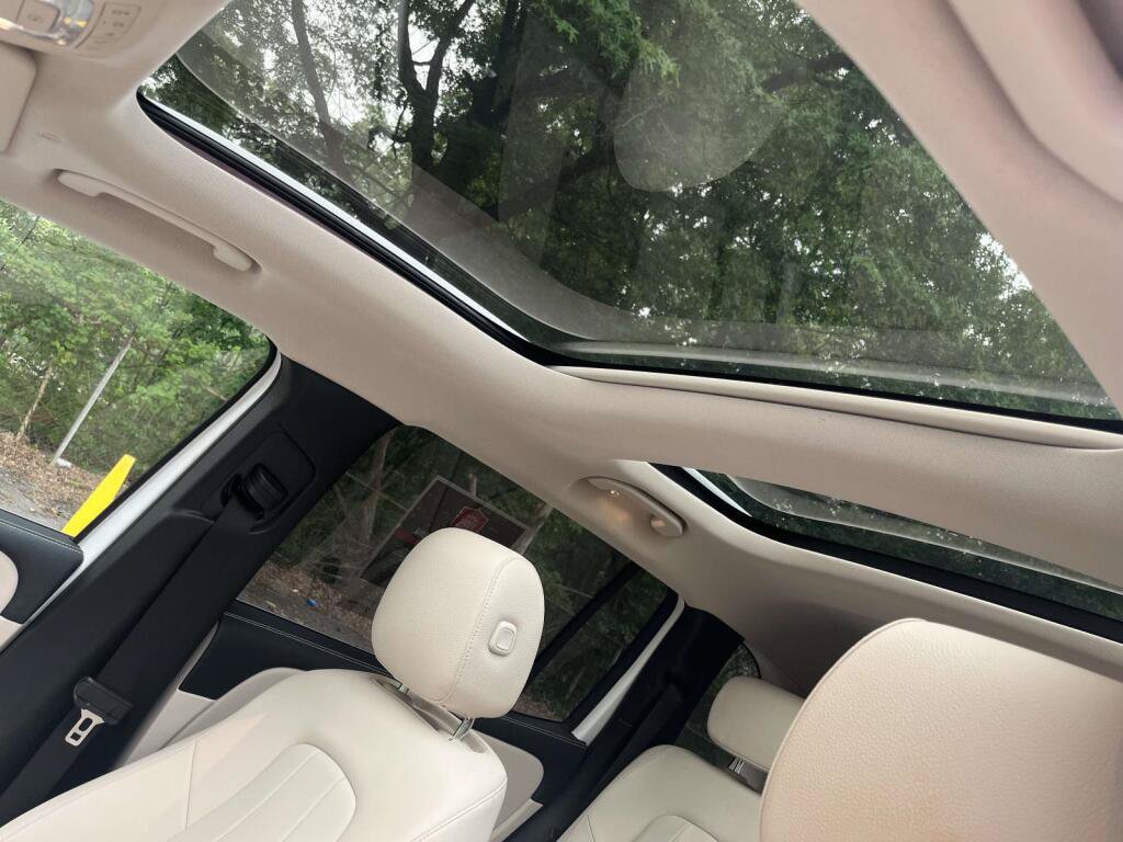 Used 2023 Mercedes-Benz GLB 250 4MATIC image 6