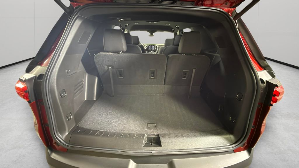 Used 2023 Chevrolet Traverse LT FWD image 28