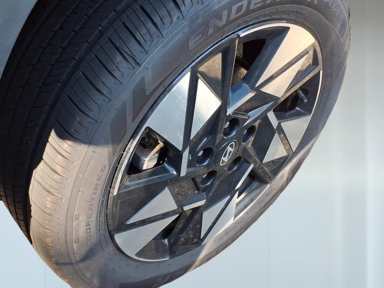 Used 2025 Hyundai Kona SEL AWD/4WD image 5