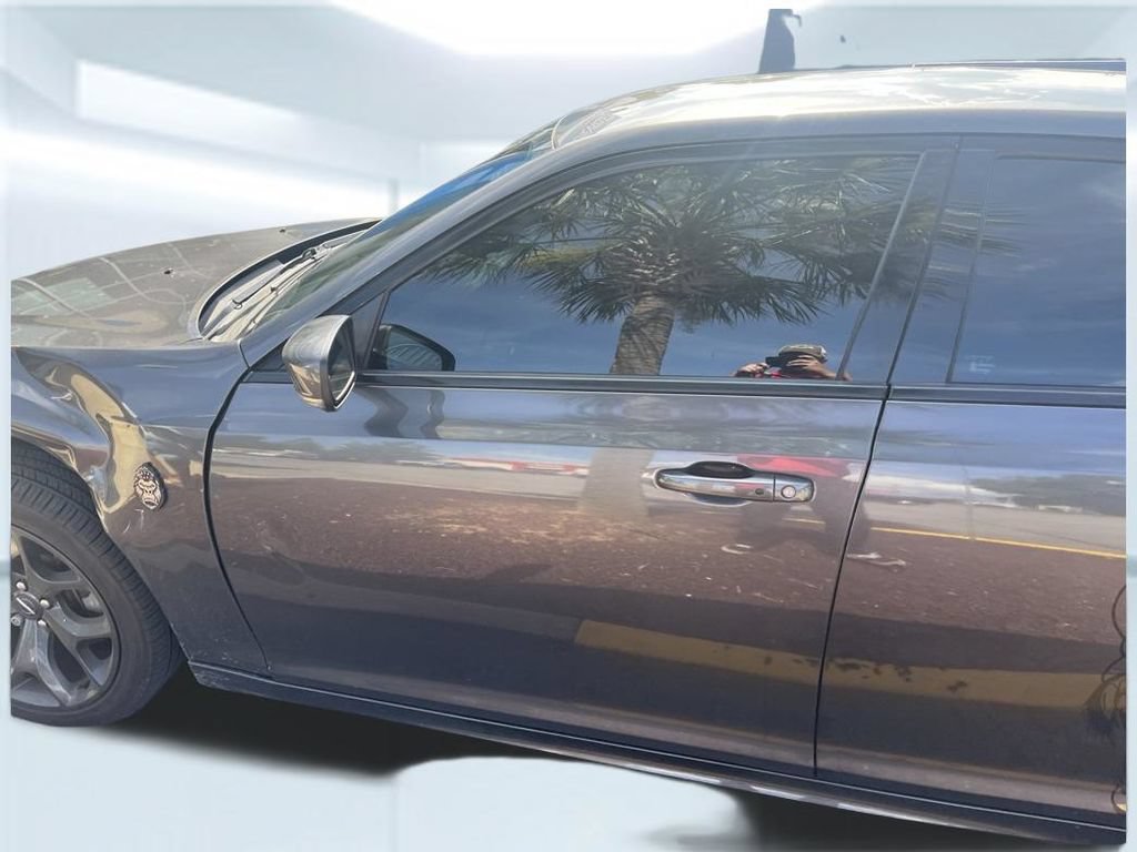 Used 2021 Chrysler 300 S w/ S Model Appearance Package RWD image 4