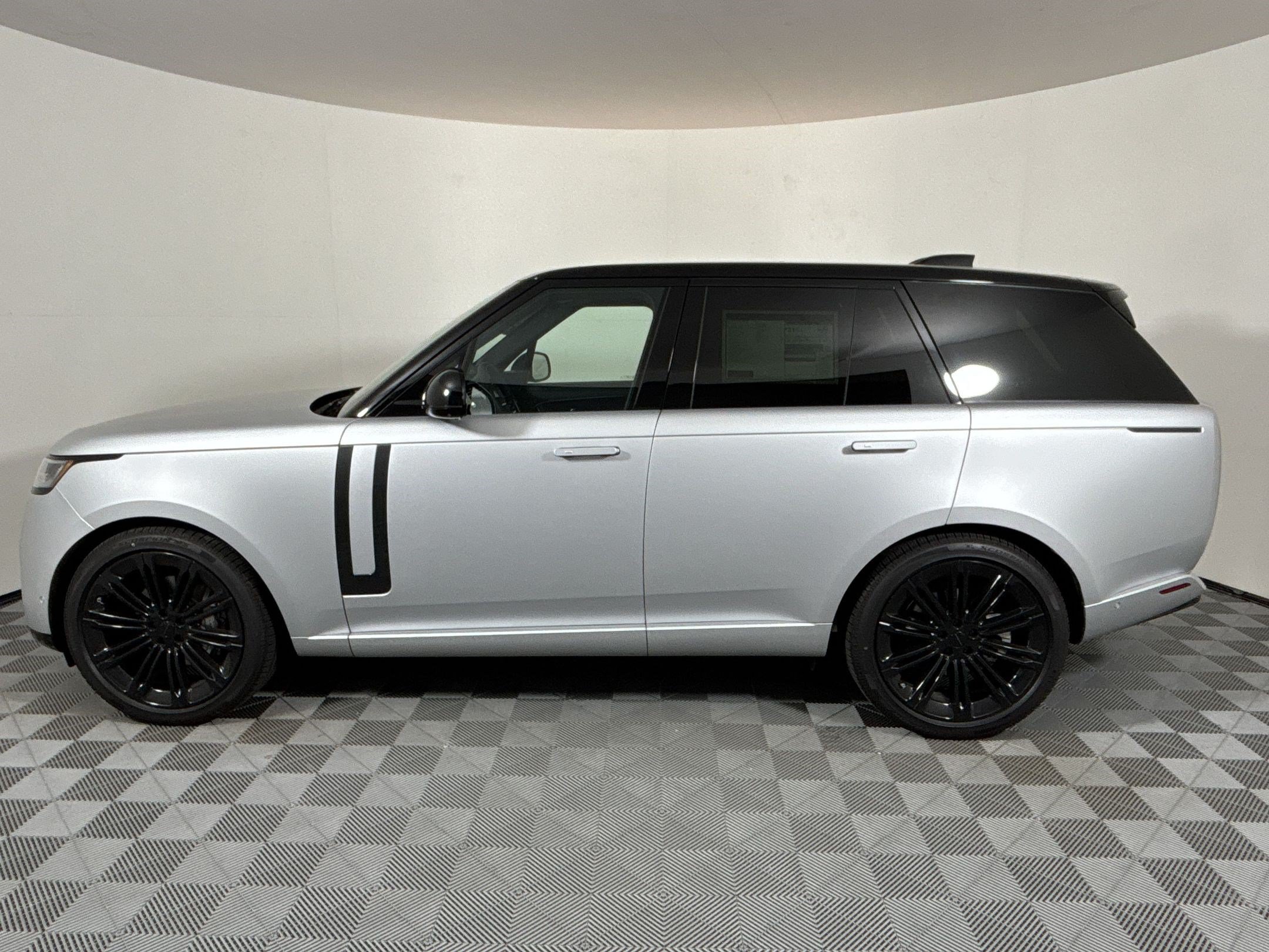 New 2026 Land Rover Range Rover SE AWD/4WD image 2