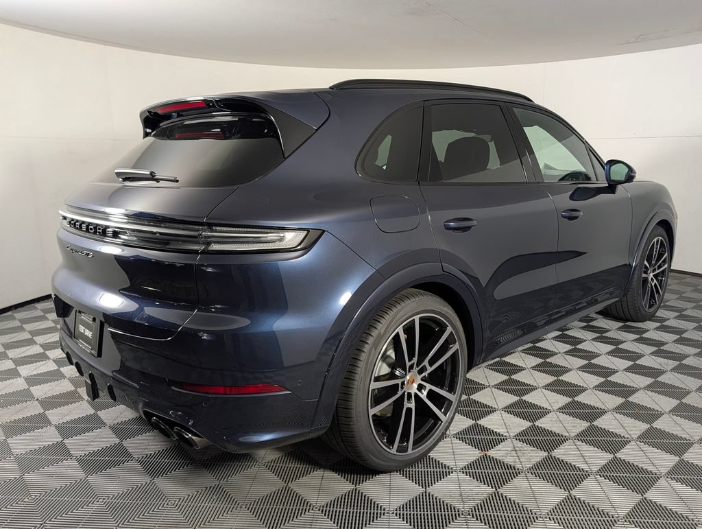 New 2026 Porsche Cayenne GTS AWD/4WD image 7