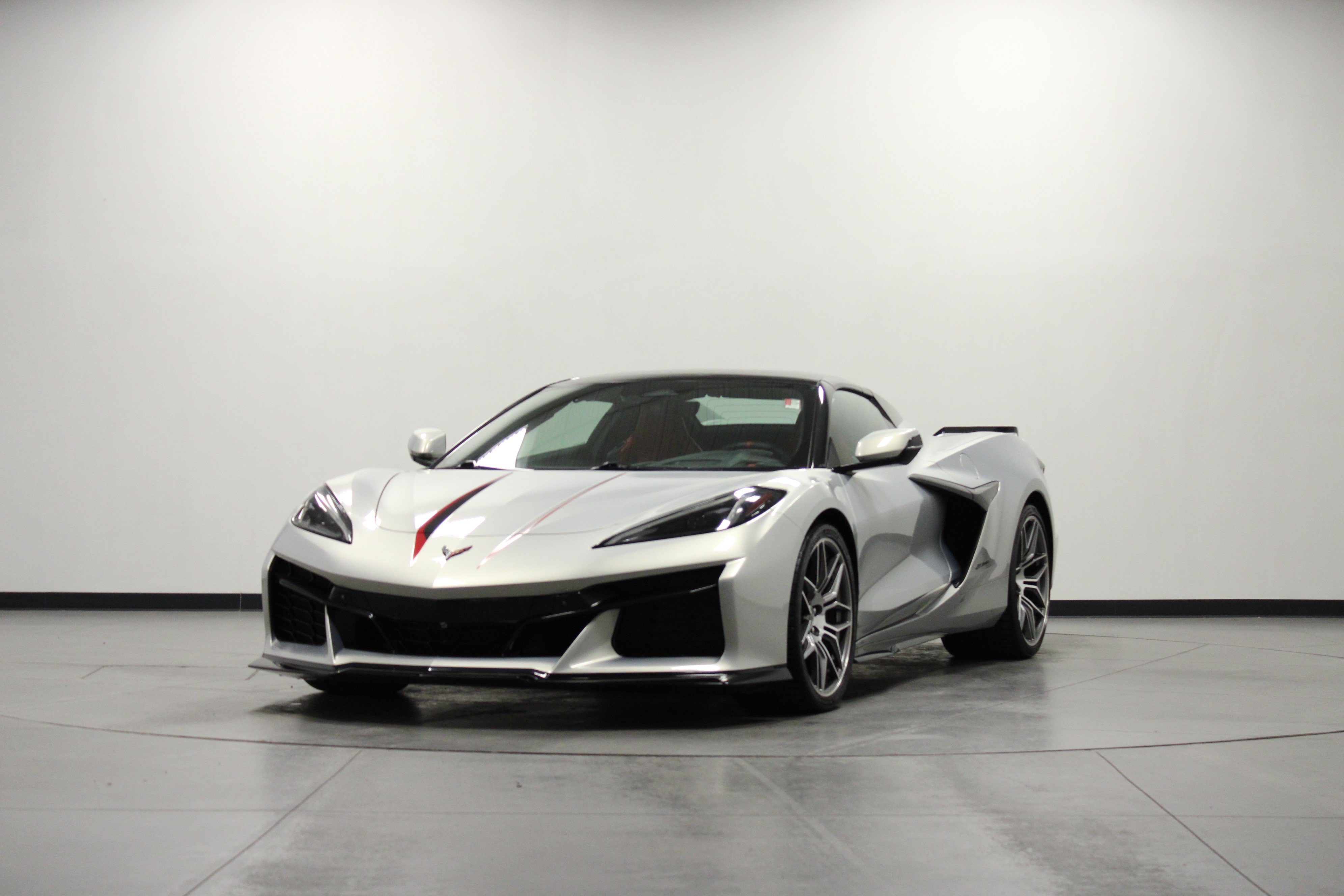 Used 2024 Chevrolet Corvette Z06 RWD image 8