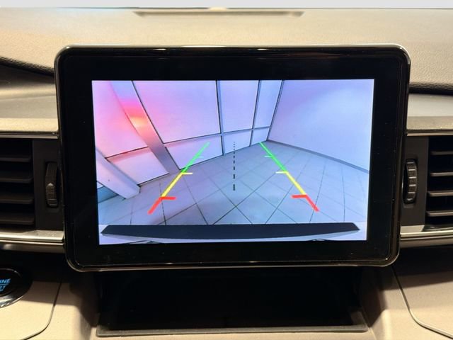 Used 2022 Ford Explorer XLT w/ Equipment Group 202A image 12