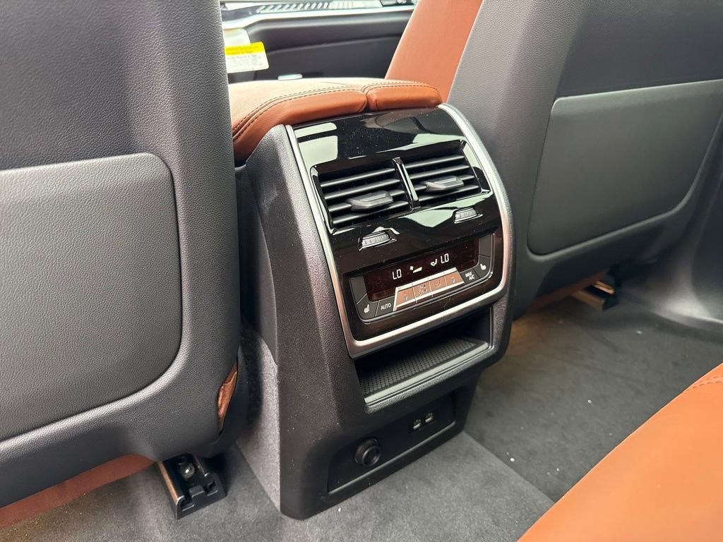 New 2026 BMW X5 M60i image 21