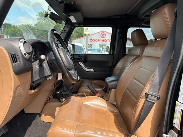 Used 2012 Jeep Wrangler Unlimited Sahara w/ Mopar Chrome Edition Group AWD/4WD image 12