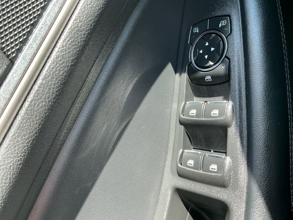 Used 2024 Ford Edge SEL image 22