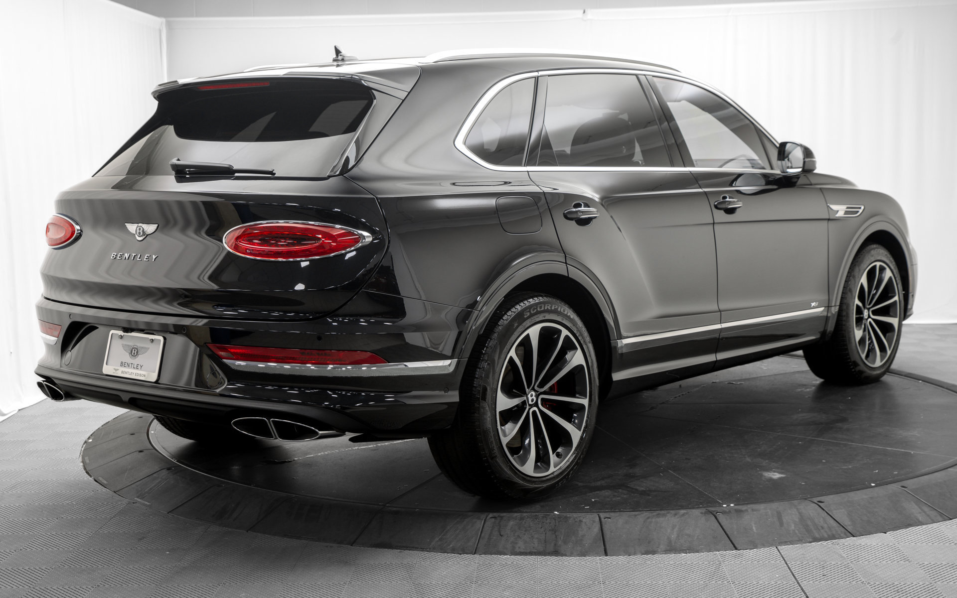 Certified 2022 Bentley Bentayga AWD/4WD image 10