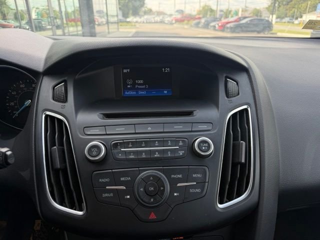 Used 2015 Ford Focus SE w/ Equipment Group 201A FWD image 12