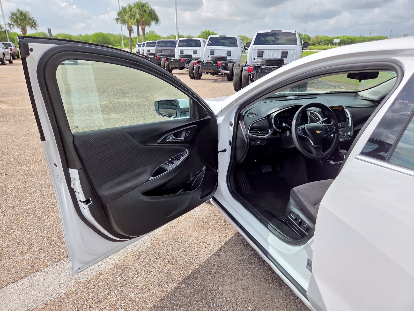 Used 2024 Chevrolet Malibu LT FWD image 12