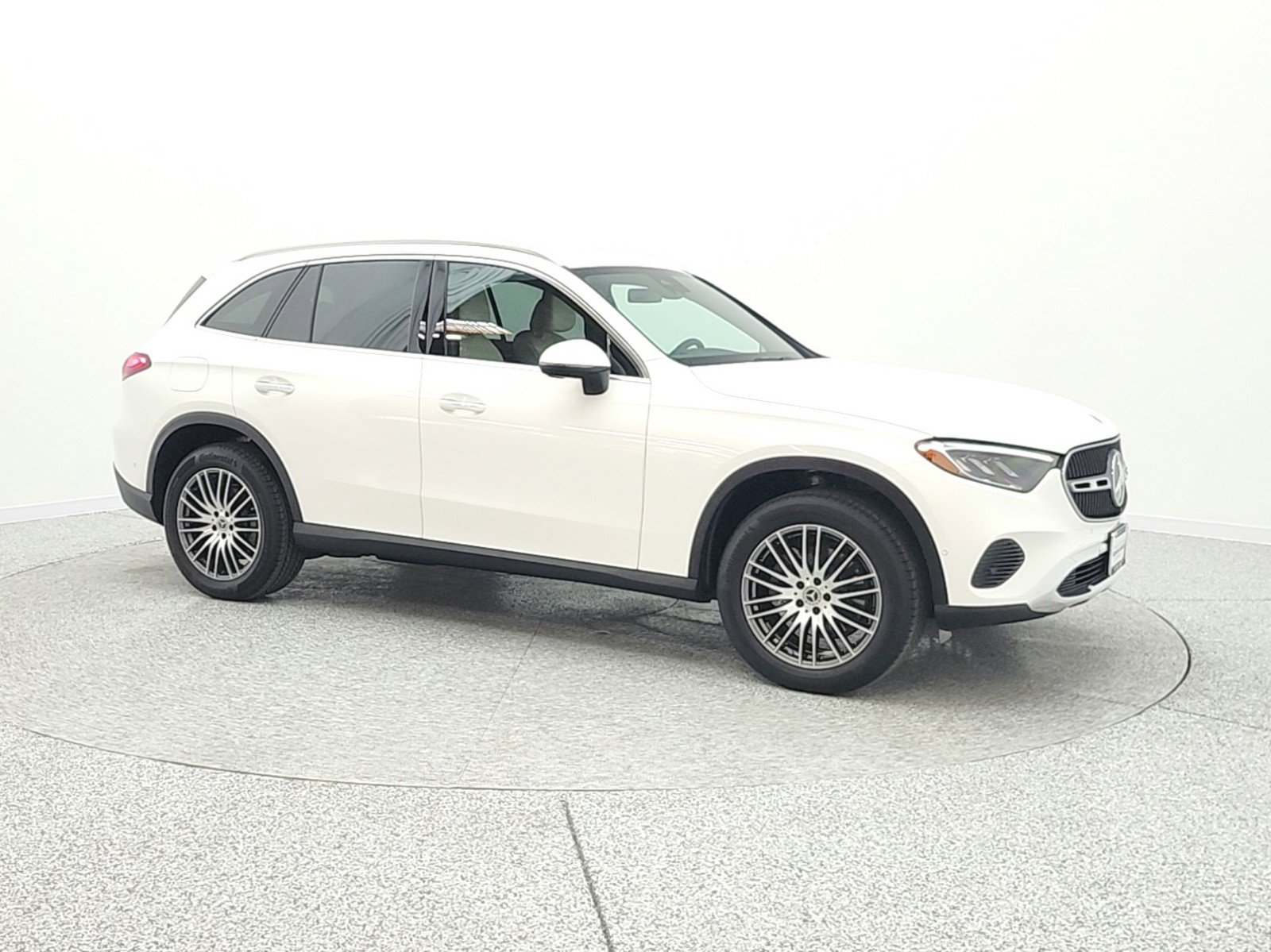 Certified 2025 Mercedes-Benz GLC 300 image 3