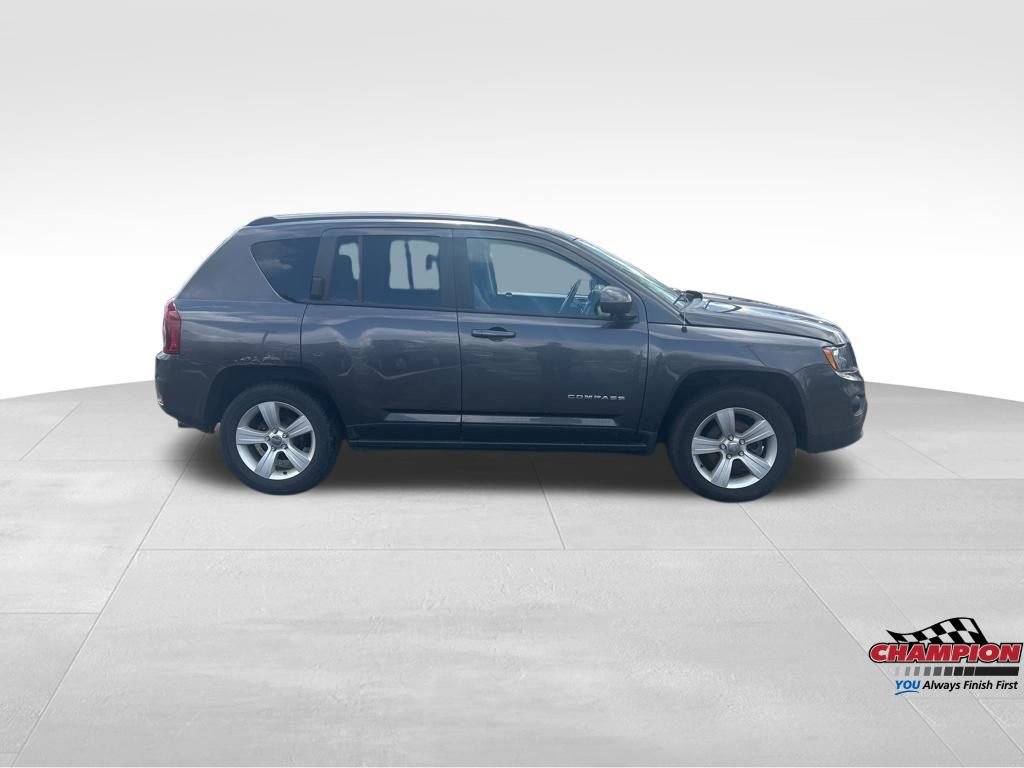 Used 2017 Jeep Compass Latitude image 7