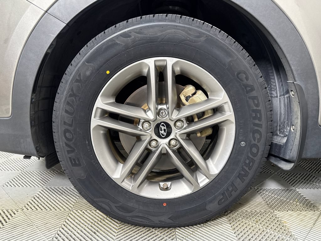 Used 2018 Hyundai Santa Fe Sport w/ 2.4L Value Package 02 FWD image 23