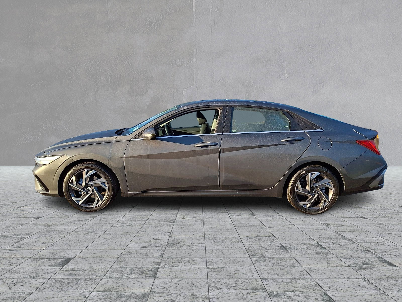 Certified 2024 Hyundai Elantra Limited FWD image 7