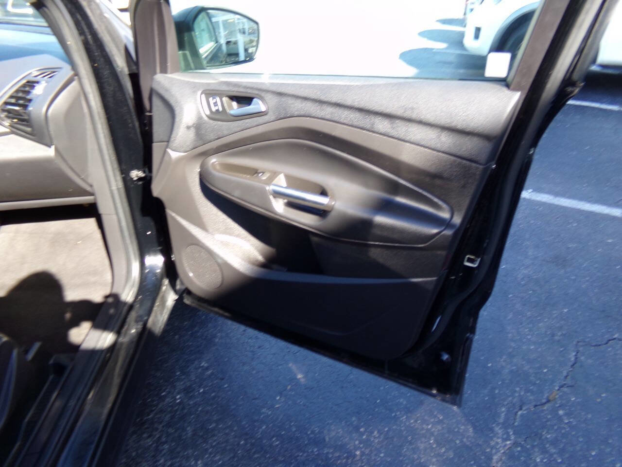 Used 2018 Ford Escape SEL image 30