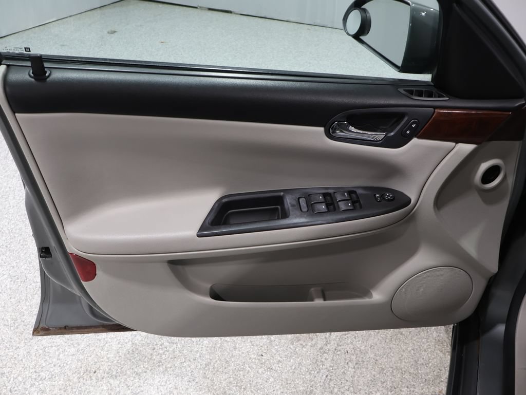 Used 2007 Chevrolet Impala LT FWD image 16