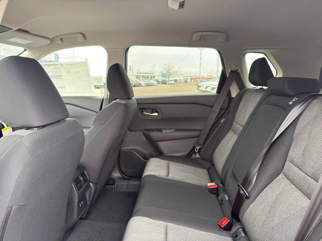 New 2026 Nissan Rogue SV image 32