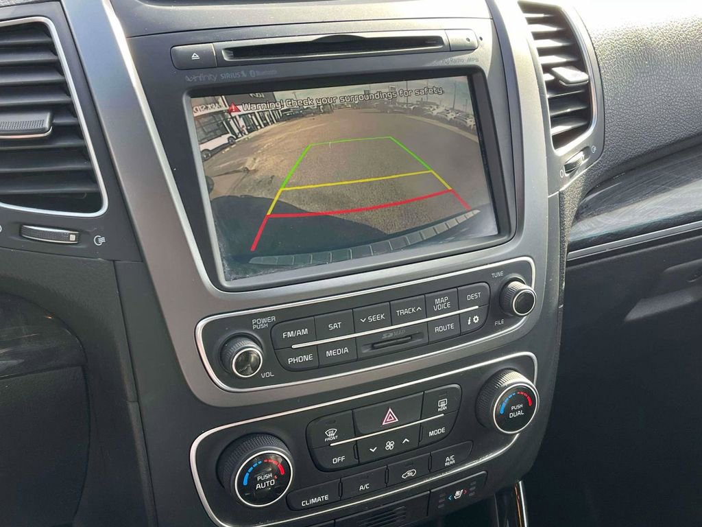 Used 2015 Kia Sorento SX image 27