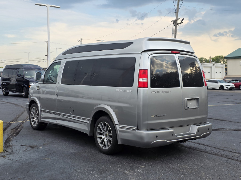 Used 2021 Chevrolet Express 2500 LS w/ Enhanced Convenience Package RWD image 7