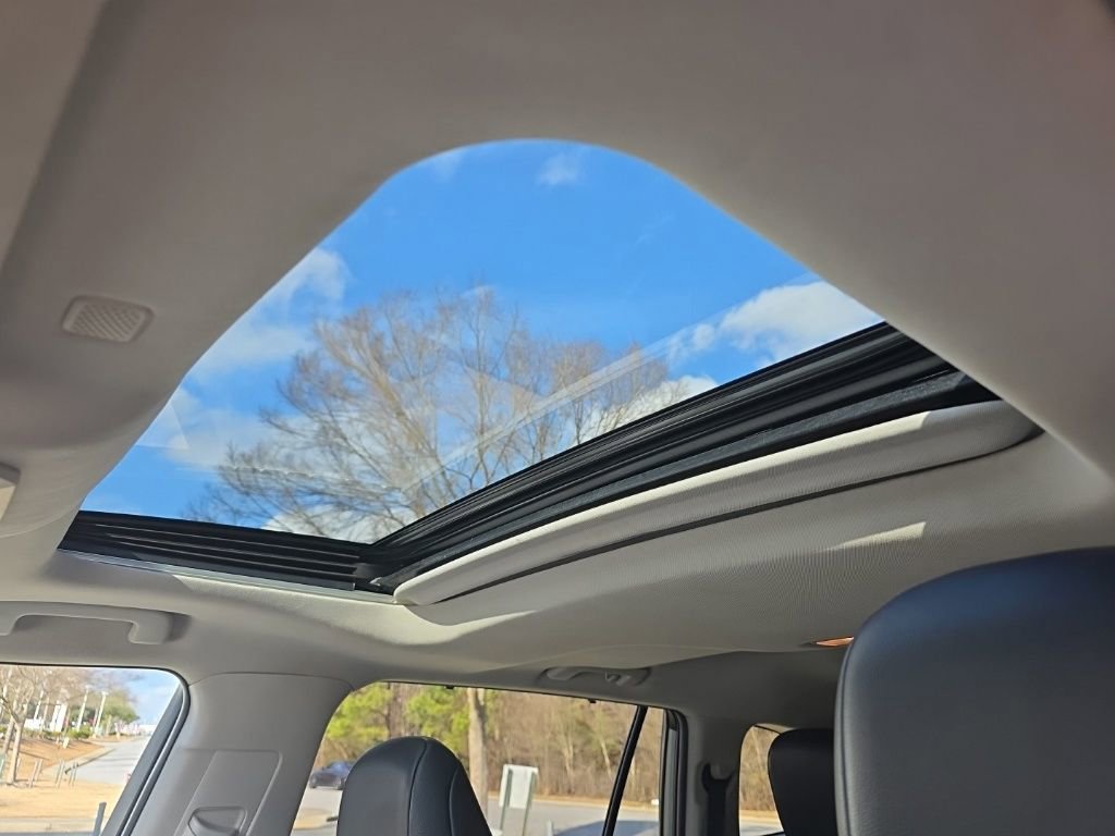 Used 2022 Toyota Highlander XLE image 25