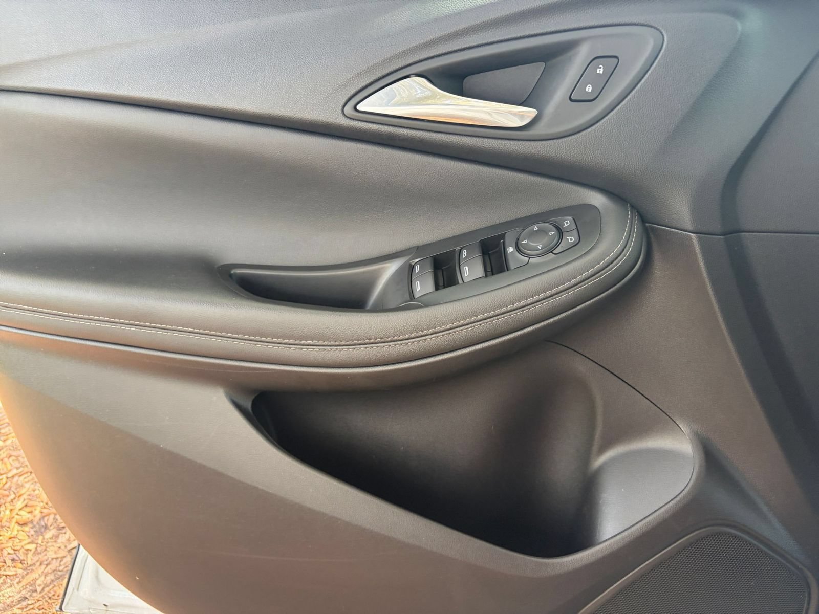 Used 2025 Buick Encore GX Preferred FWD image 18
