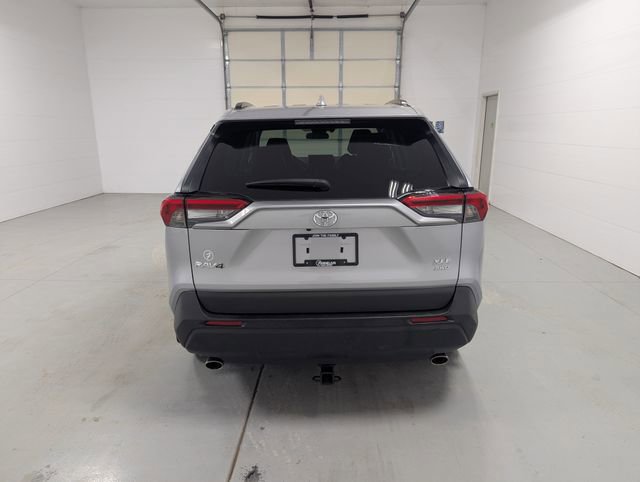Used 2021 Toyota RAV4 XLE Premium image 6