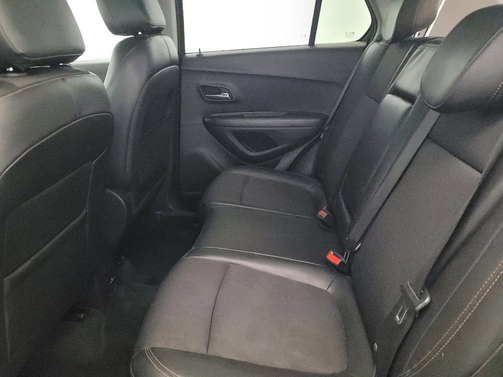 Used 2020 Chevrolet Trax LT w/ LT Convenience Package image 18