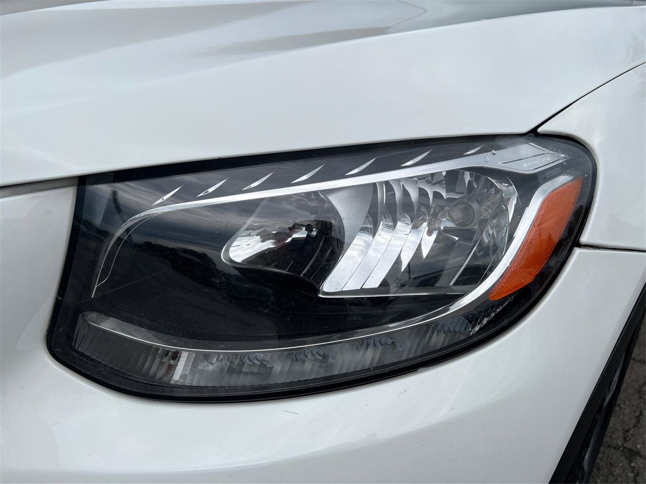 Used 2019 Mercedes-Benz GLC 300 4MATIC image 19