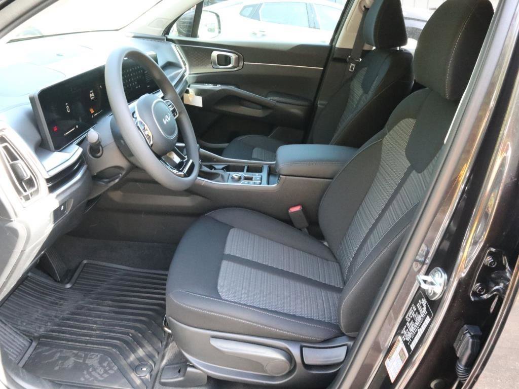 New 2025 Kia Sorento LX FWD image 5