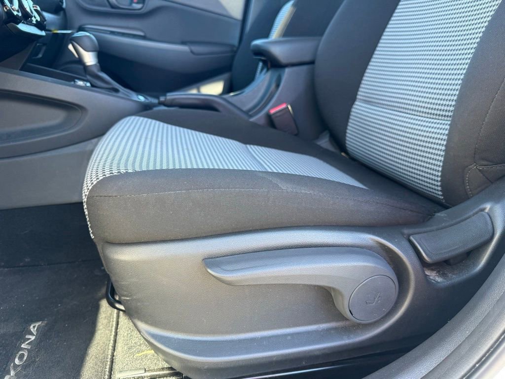 Certified 2023 Hyundai Kona SE w/ Cargo Package image 13