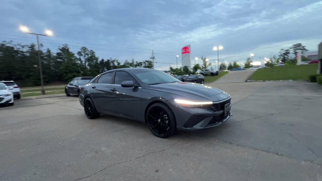 Used 2024 Hyundai Elantra SEL w/ Convenience Package image 8