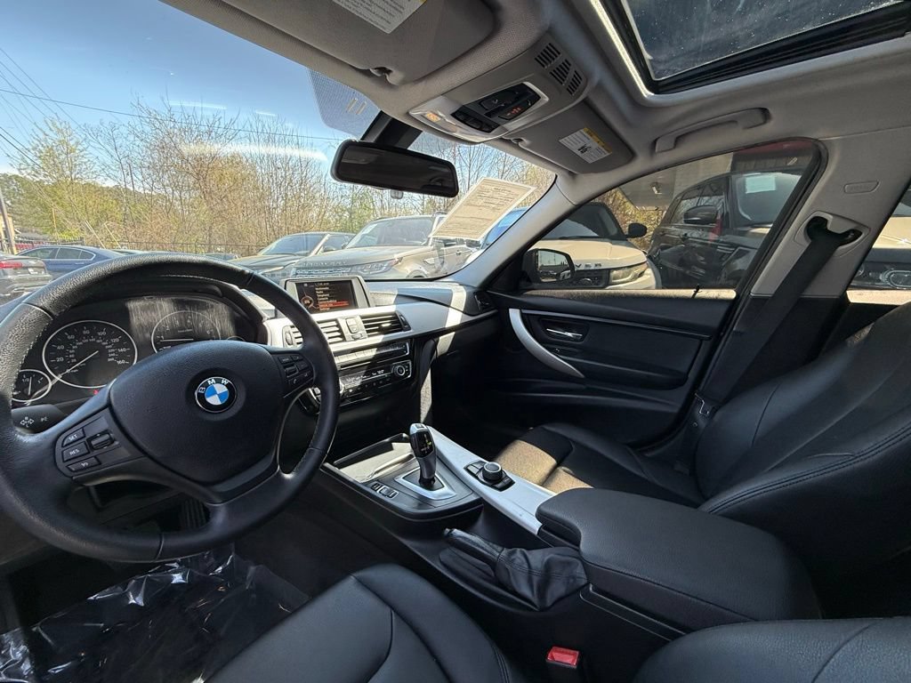 Used 2016 BMW 320i Sedan RWD image 15
