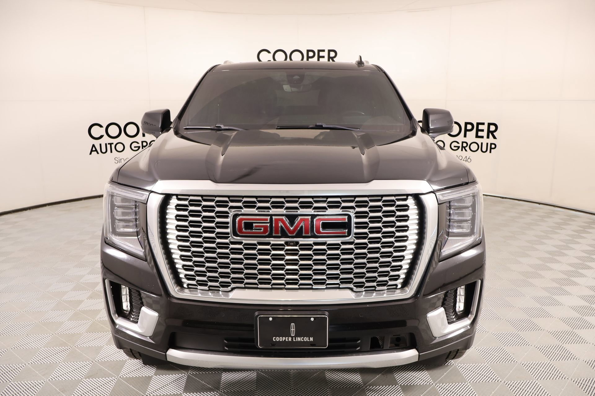 Used 2021 GMC Yukon XL Denali w/ Denali Ultimate Package AWD/4WD image 9