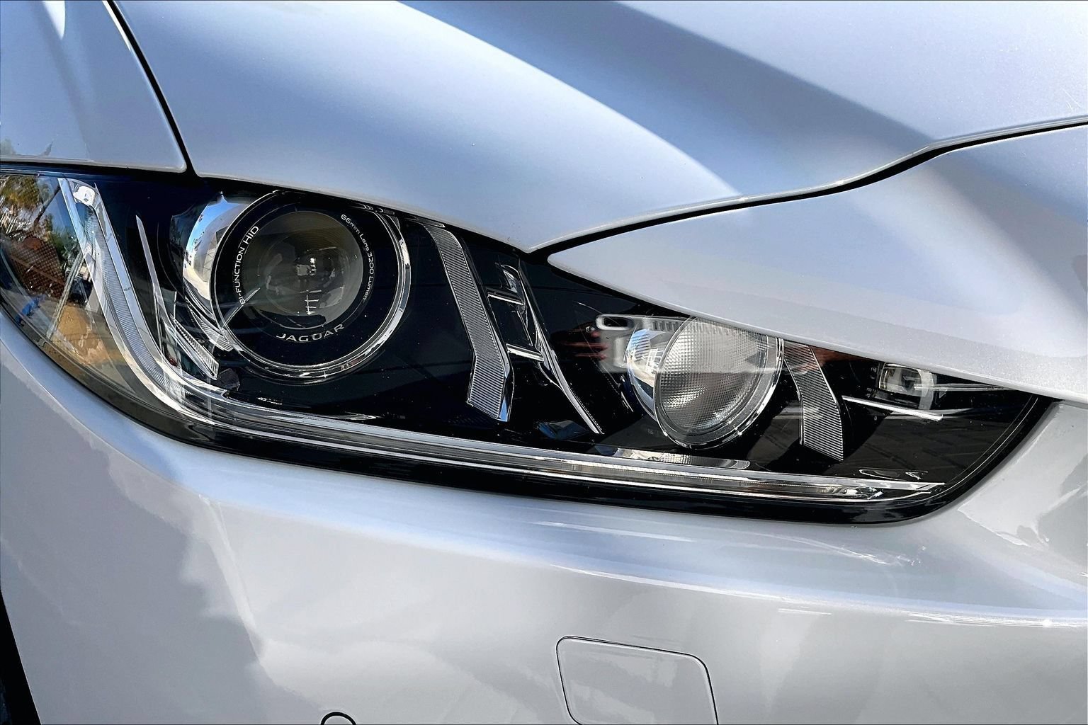 Used 2018 Jaguar XE Portfolio RWD image 27