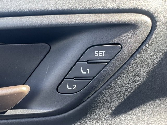 New 2025 Toyota Crown Signia image 17