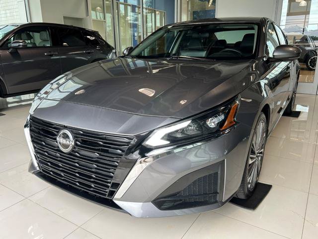 Used 2023 Nissan Altima 2.5 SL AWD/4WD image 2