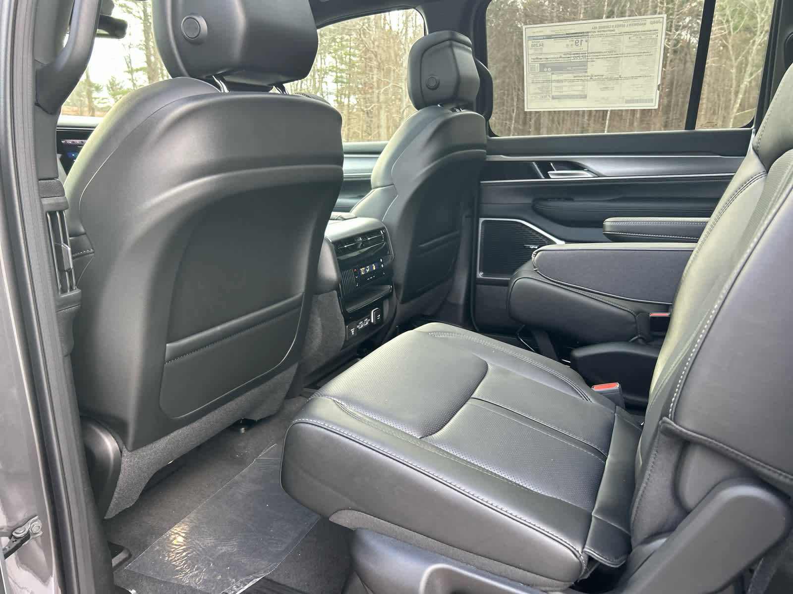 New 2025 Jeep Wagoneer L Series II w/ Premium Group I image 43