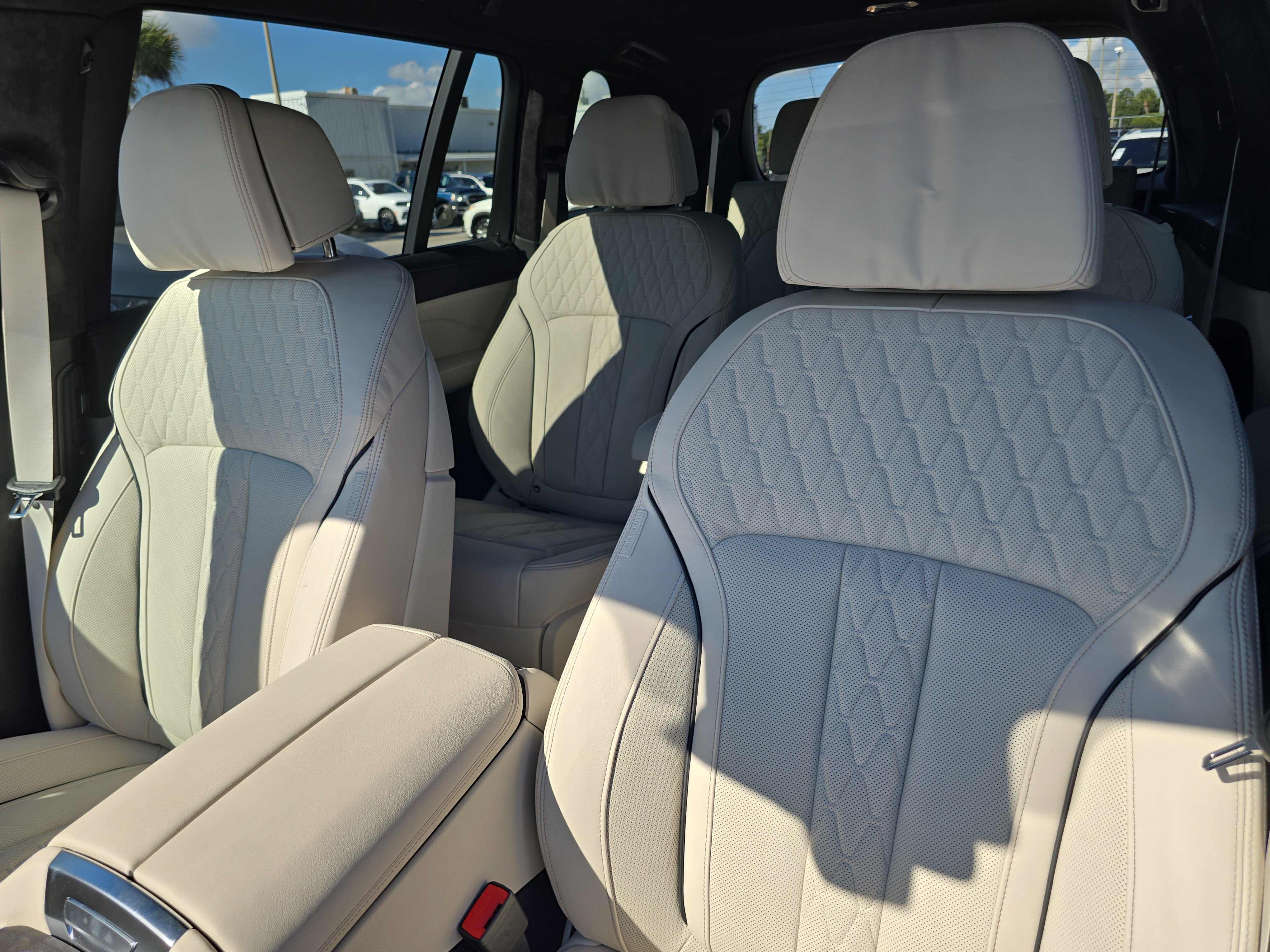 New 2026 BMW X7 M60i image 24
