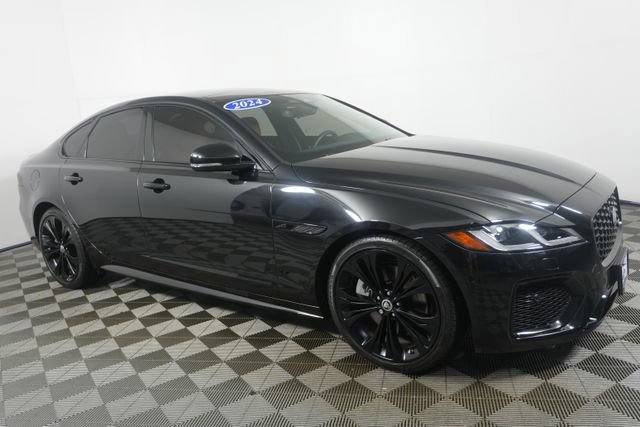 Used 2024 Jaguar XF R-Dynamic SE AWD/4WD image 2