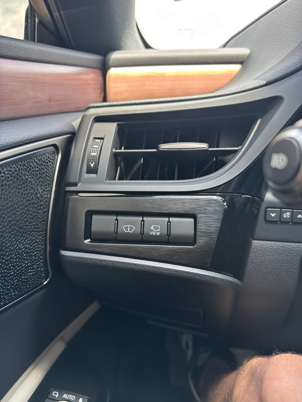 Used 2025 Lexus ES 300h Ultra Luxury w/ Accessory Package (Z1) FWD image 22
