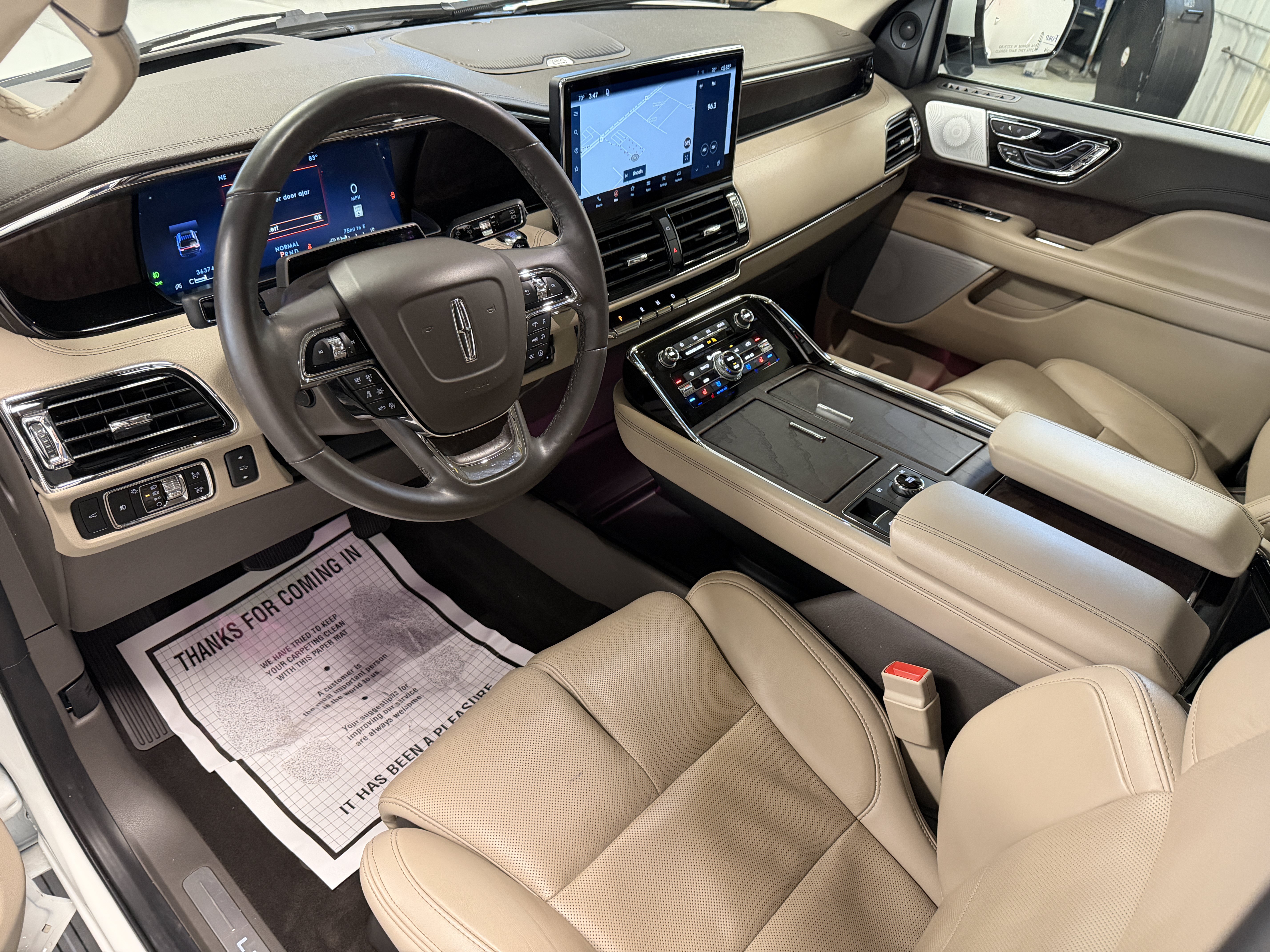 Used 2023 Lincoln Navigator L Reserve AWD/4WD image 4